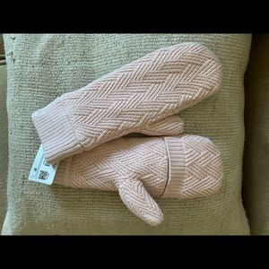 NWT lululemon chevron knit mittens